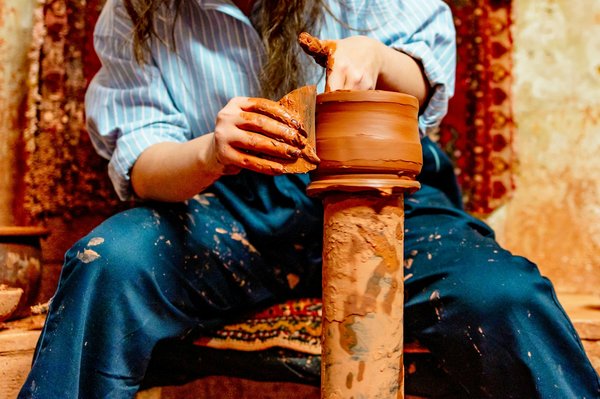 Quelle est l'importance des objets originaux issus d'artisans et d'entreprises du monde entier ?